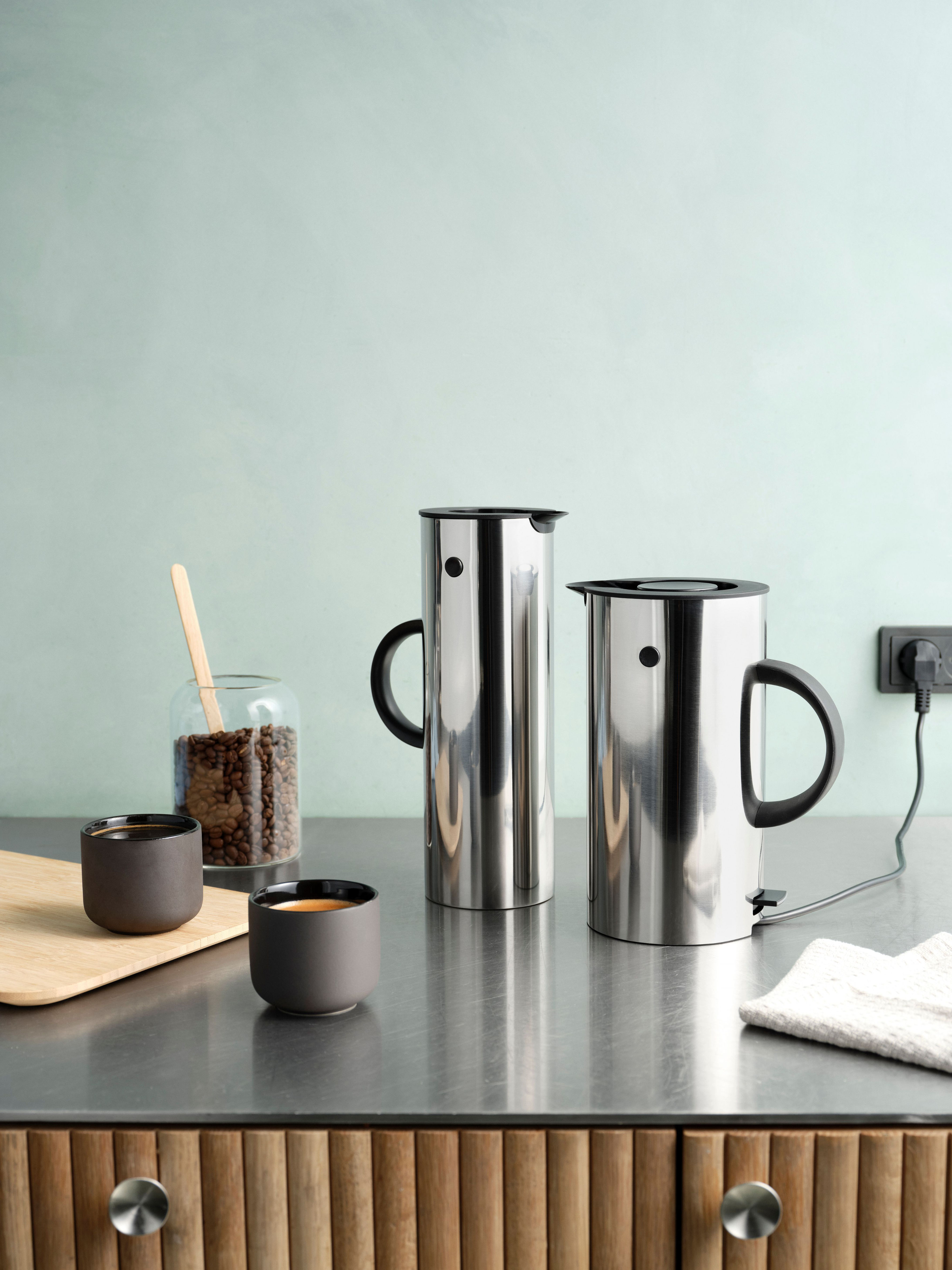 EM77 vacuum jug by Stelton A/S