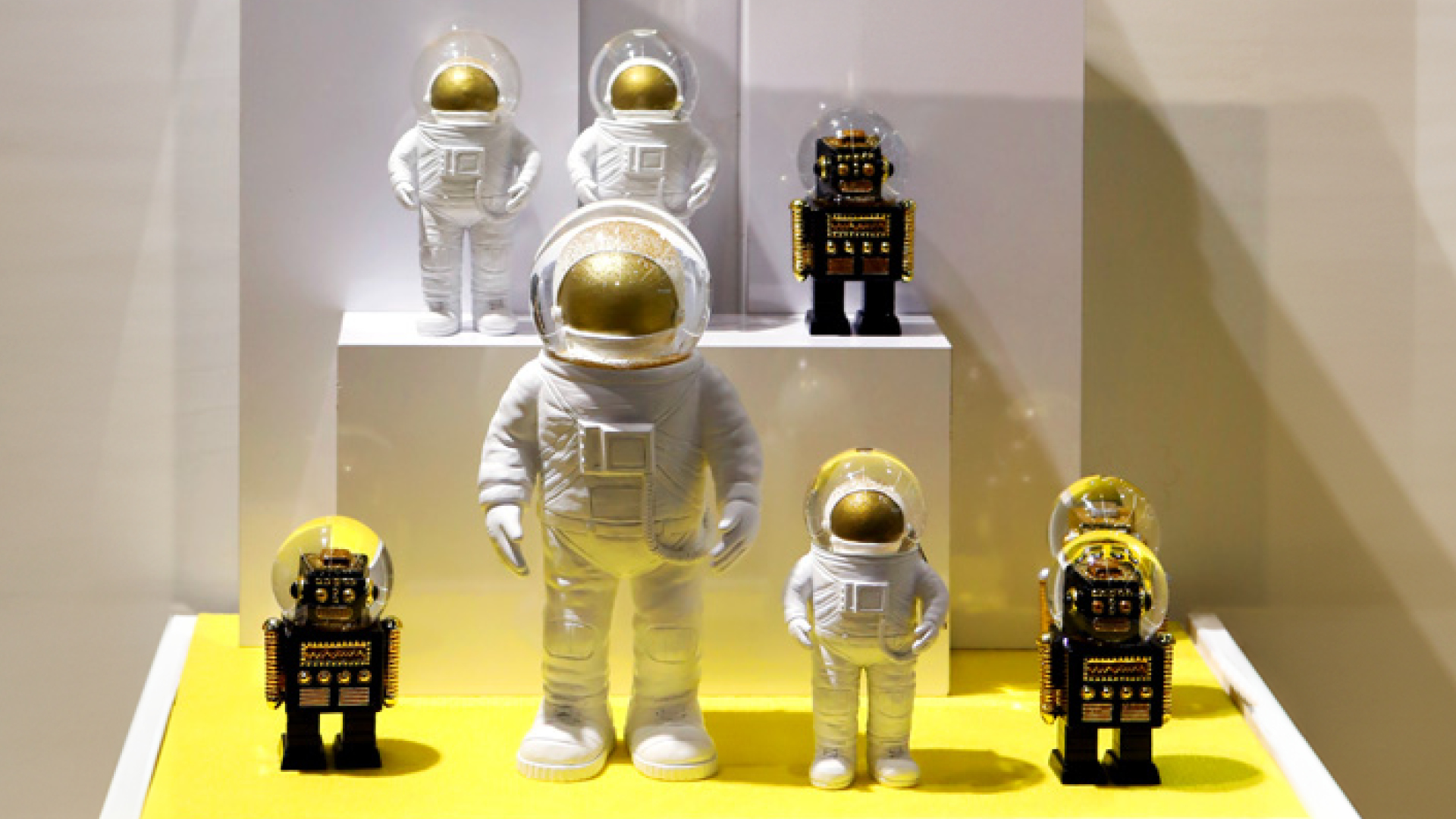 Astronauts as figures at Ambiente